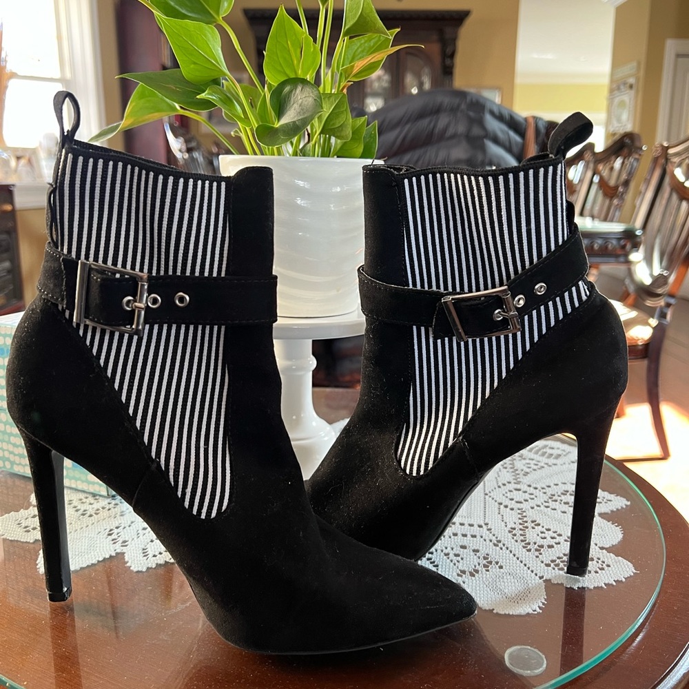 Qupid ankle boot high heel size 9 classy look